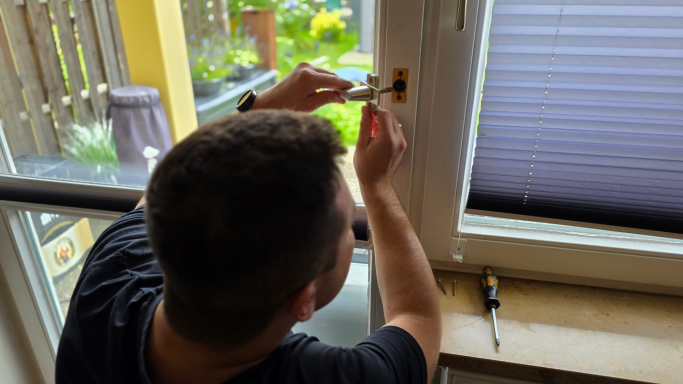 Reparatur eines Fensters in Augsburg und das 24/7 mit Schlüssel Schalk.