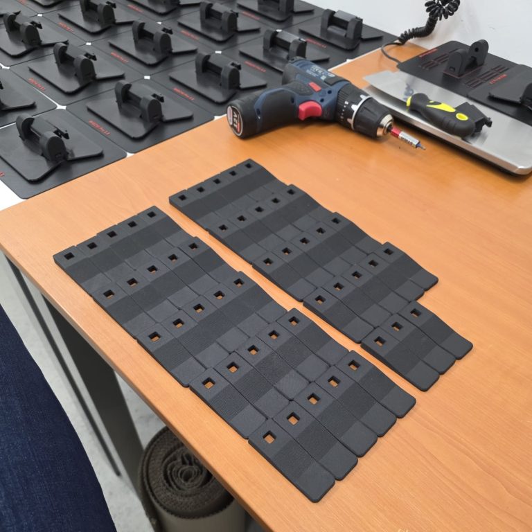 Spind Riegel aus dem 3D-Drucker 3D-Druck Serienfertigung für Spindschlösser, aus technischem Kunststoff.